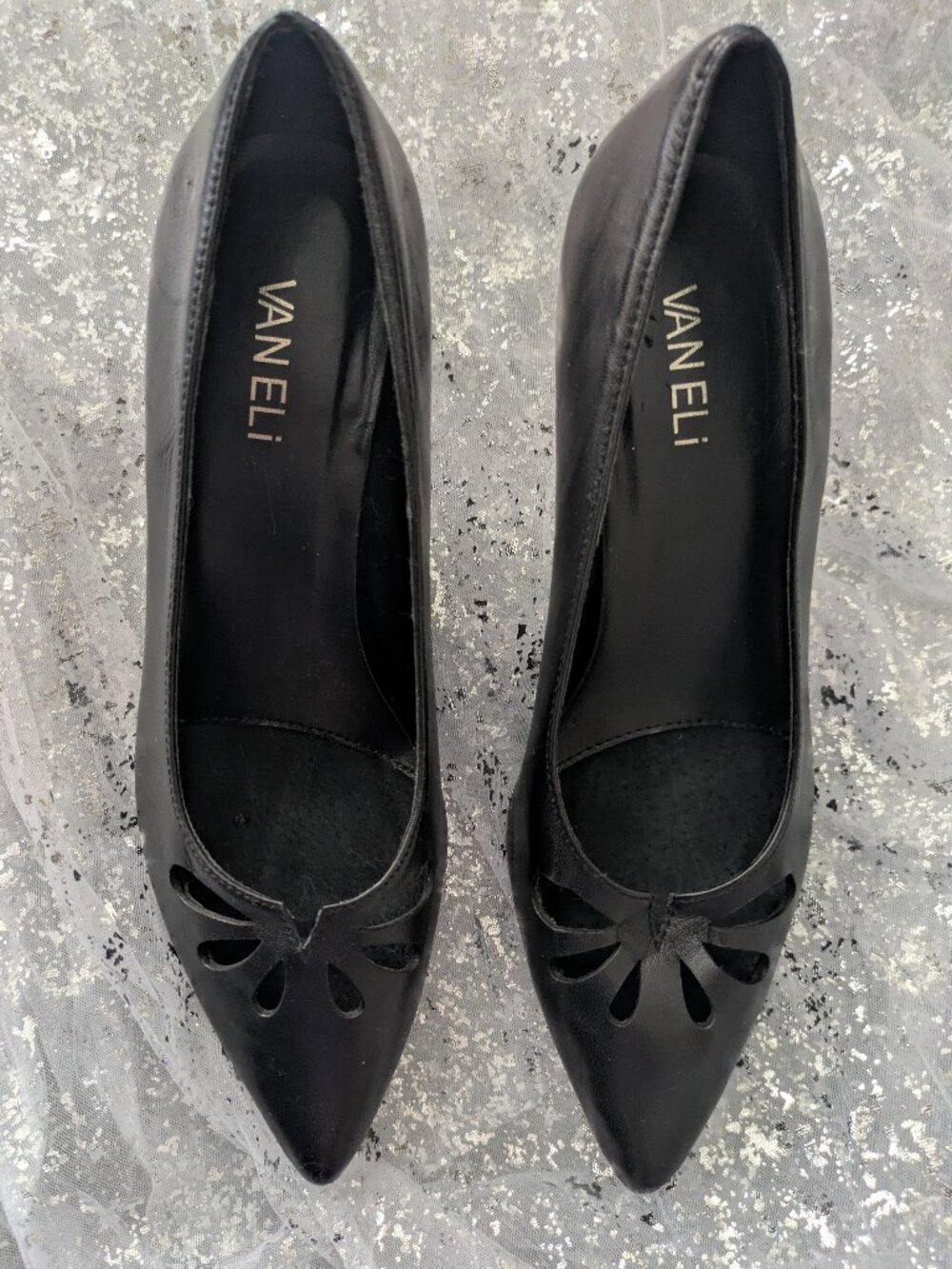 Vintage Vaneli Patent Pointed Toe Pump w Cutouts Black Women's Size 6.5